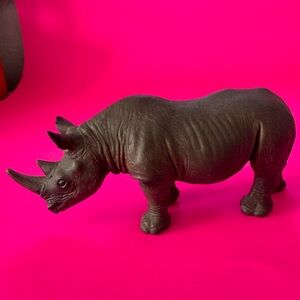 Vintage Schleich 2001 Rhinoceros wild animal figurine Pre-Owned